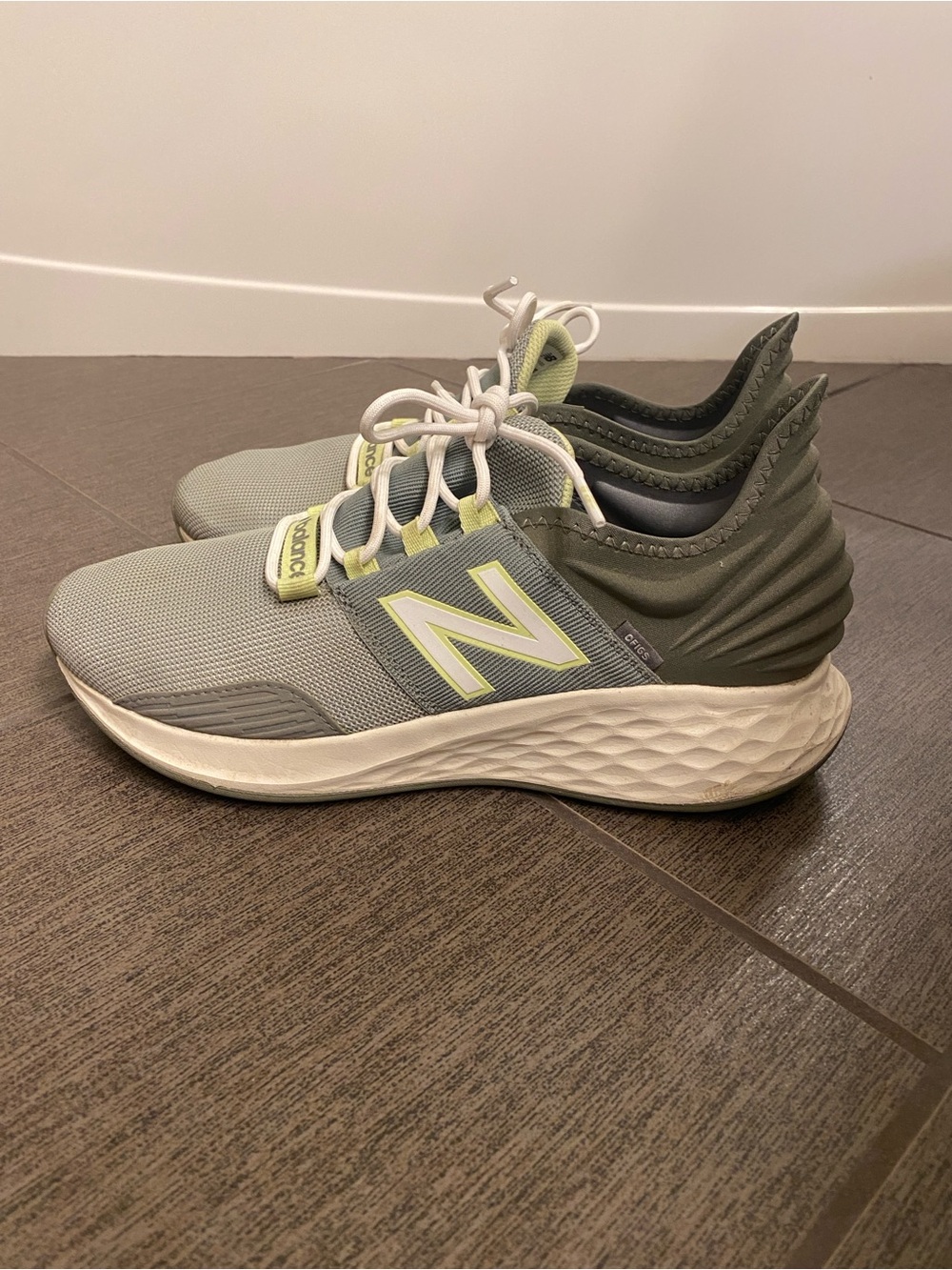 Unisex FIGS x New Balance Fresh Foam Roav V1 sneakers 9M/10.5W, moss green
